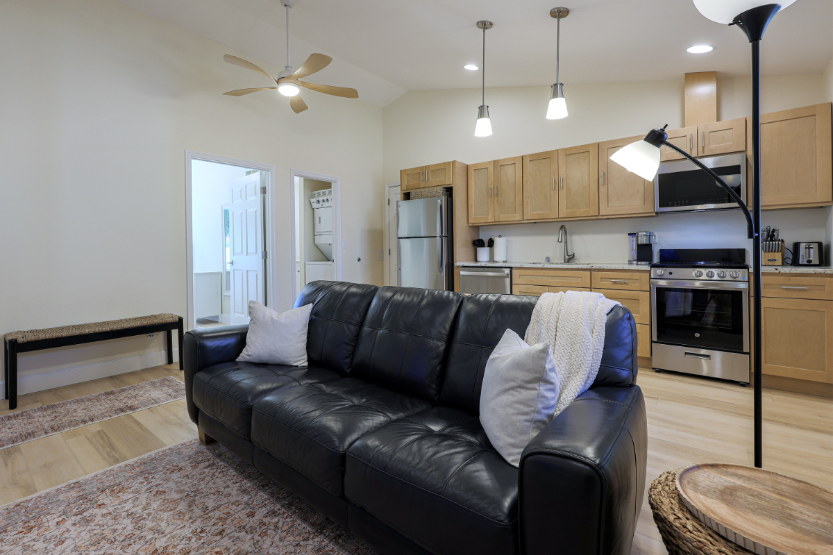 Quiet Private Farm Apartment on 7 Acres - Mountain Views - 30 Min to PDX - Photo 6