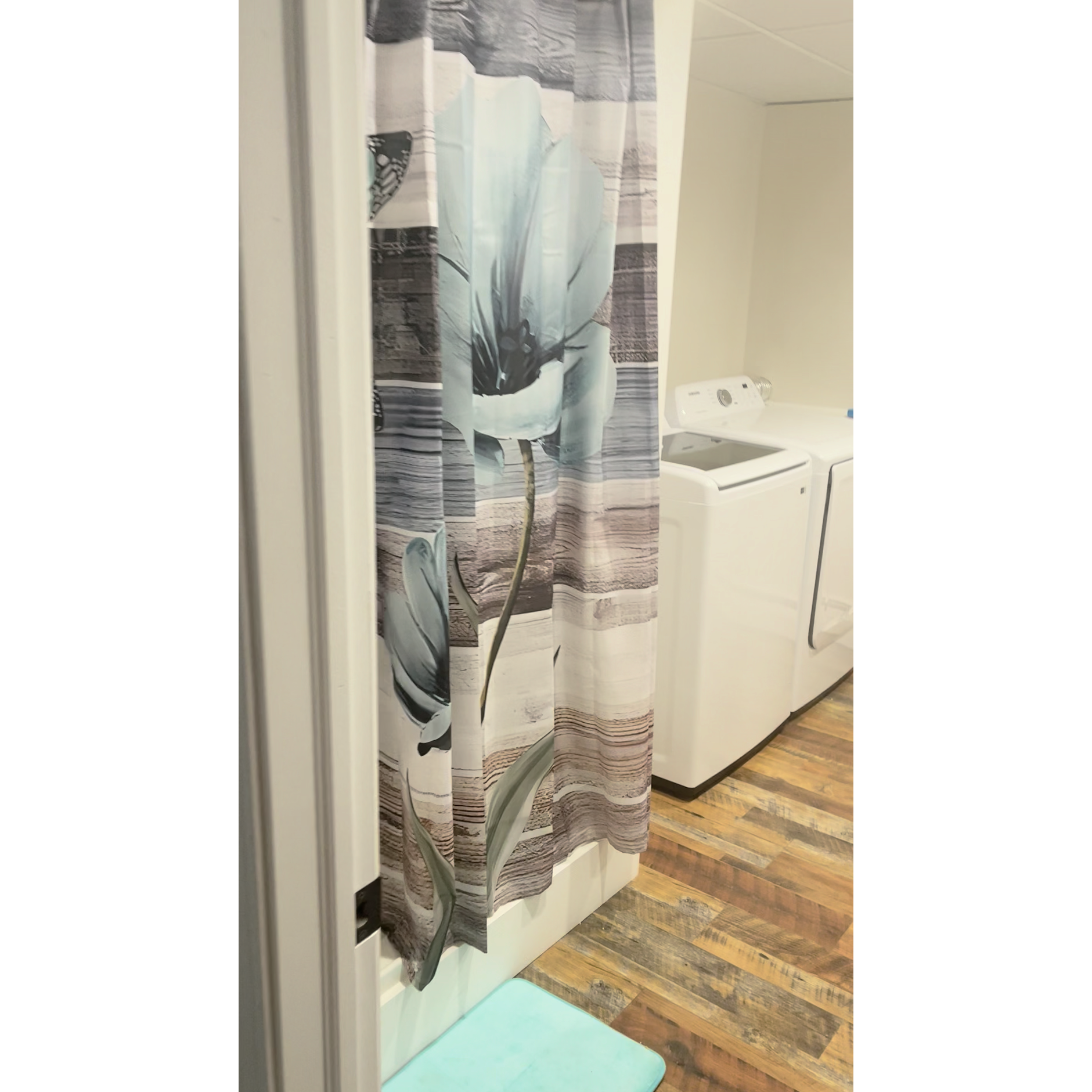 Furnished Private Two Bedroom Apartment Near Major Hospitals and Universities - Photo 12