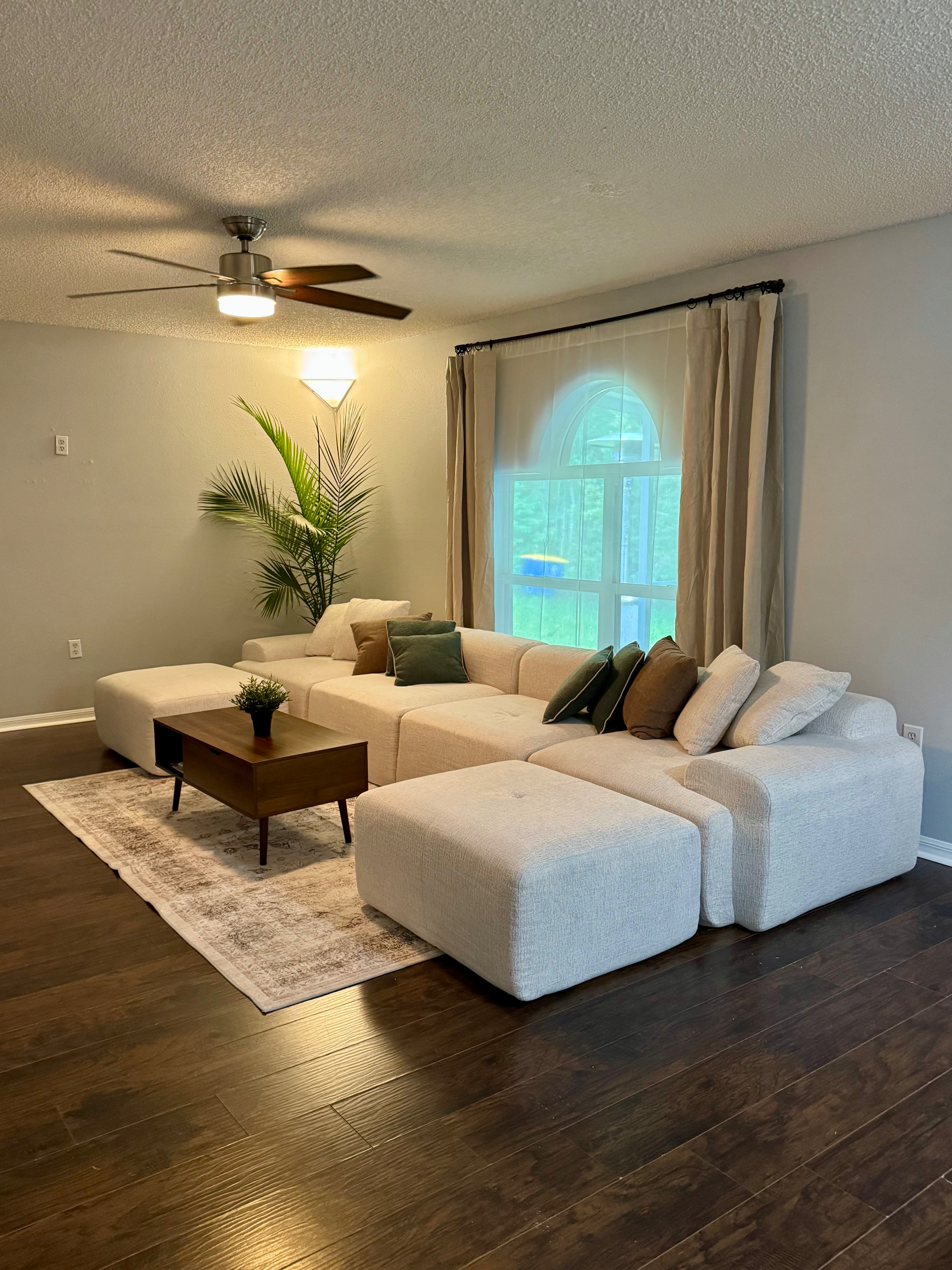 Spacious Fully Furnished 4BR/2.5BA Home | Utilities + Wi-Fi Included | Near Hospitals & I-295 - Photo 5