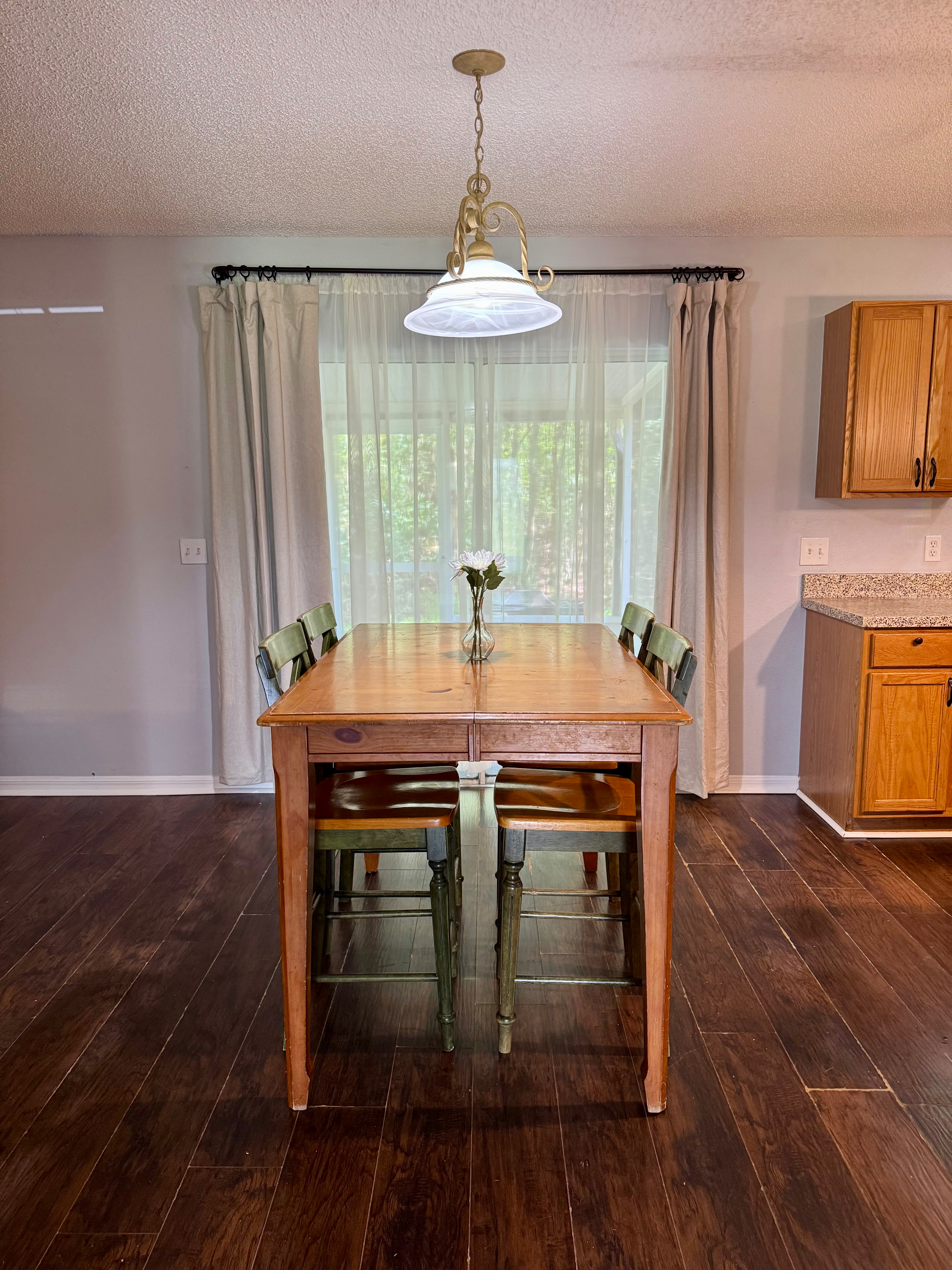 Spacious Fully Furnished 4BR/2.5BA Home | Utilities + Wi-Fi Included | Near Hospitals & I-295 - Photo 8
