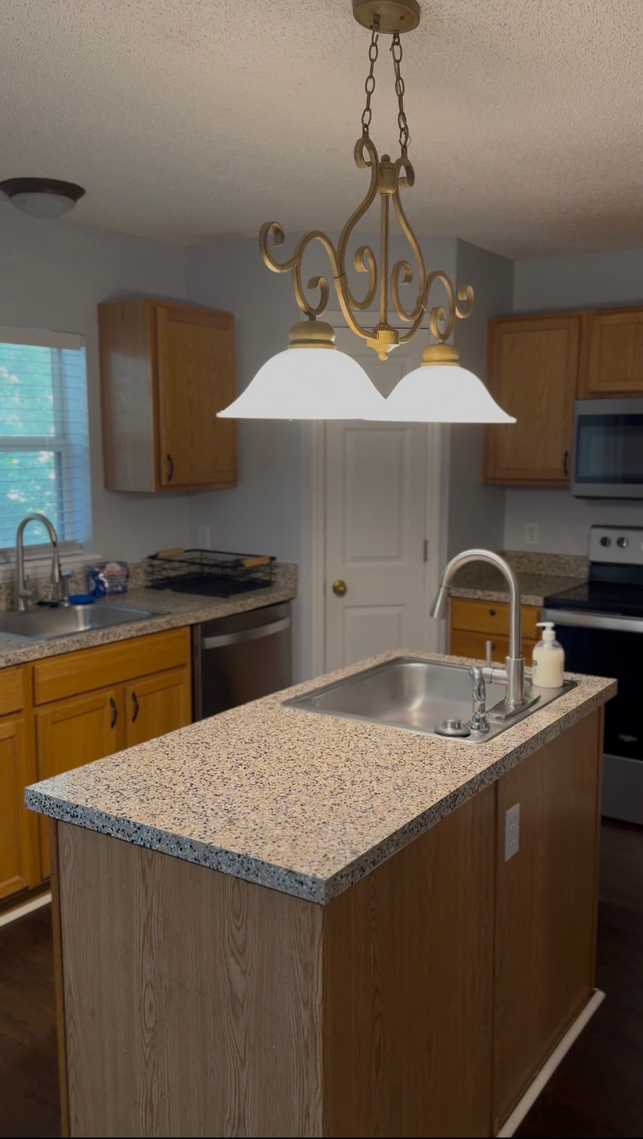 Spacious Fully Furnished 4BR/2.5BA Home | Utilities + Wi-Fi Included | Near Hospitals & I-295 - Photo 10