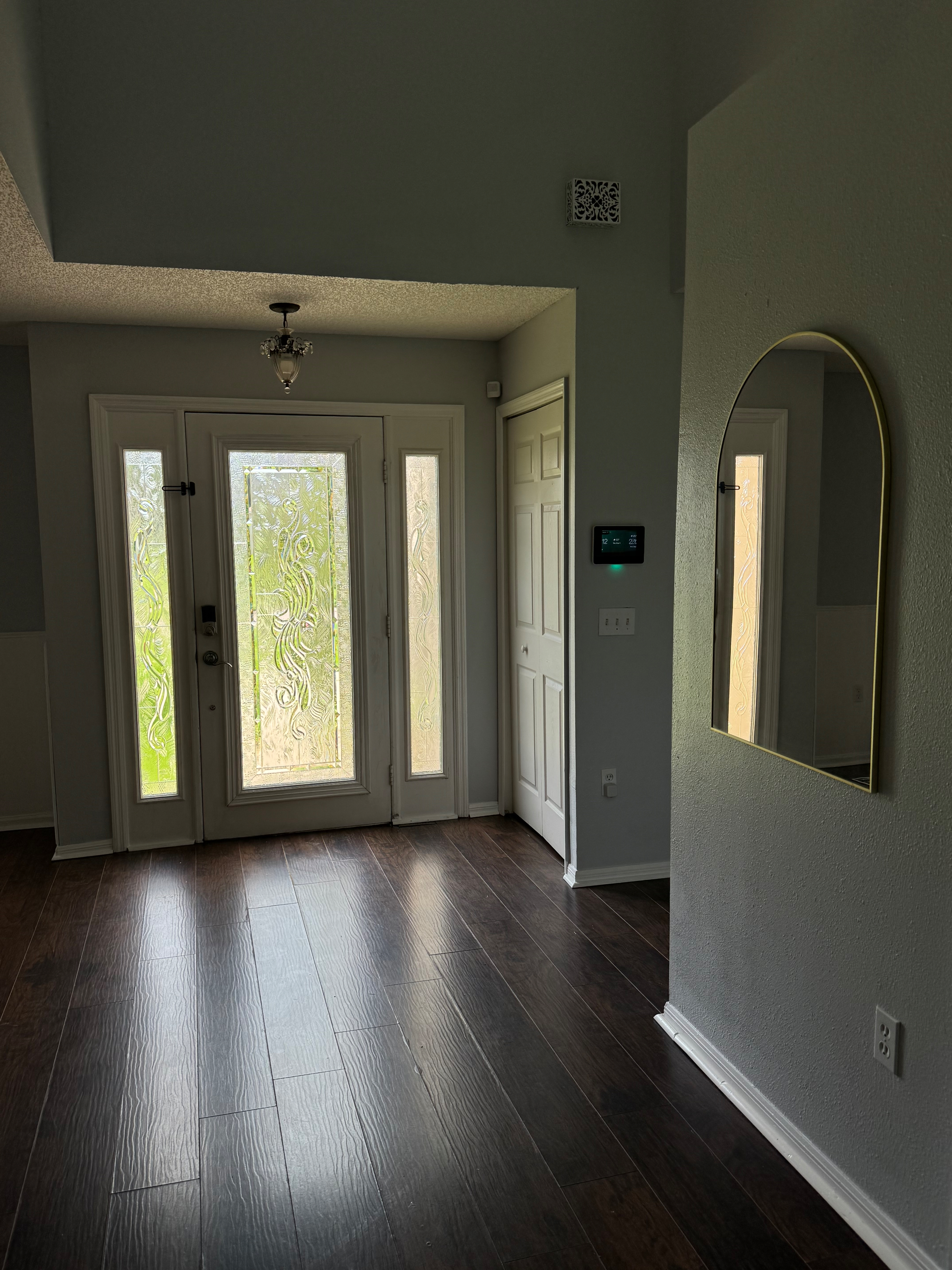Spacious Fully Furnished 4BR/2.5BA Home | Utilities + Wi-Fi Included | Near Hospitals & I-295 - Photo 4