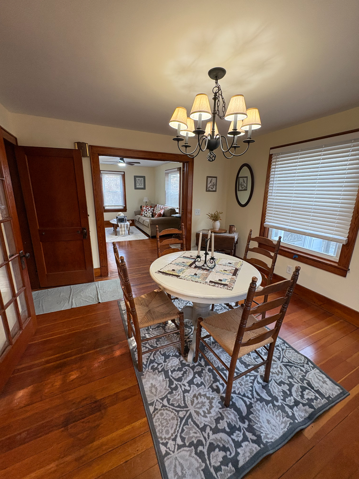 Newly renovated fully furnished  home conveniently located near 3 hospitals, parks, downtown WRJ wit - Photo 3