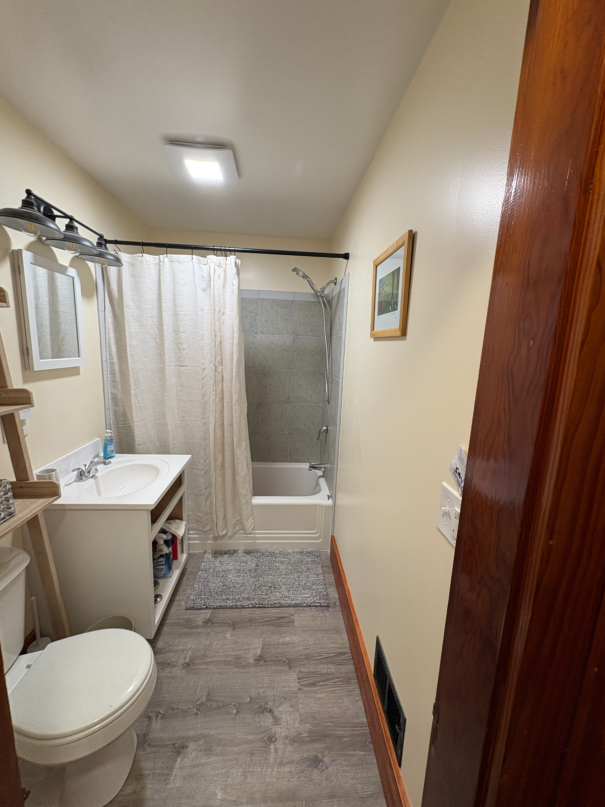Newly renovated fully furnished  home conveniently located near 3 hospitals, parks, downtown WRJ wit - Photo 5