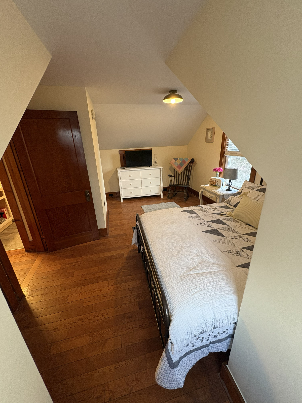 Newly renovated fully furnished  home conveniently located near 3 hospitals, parks, downtown WRJ wit - Photo 7