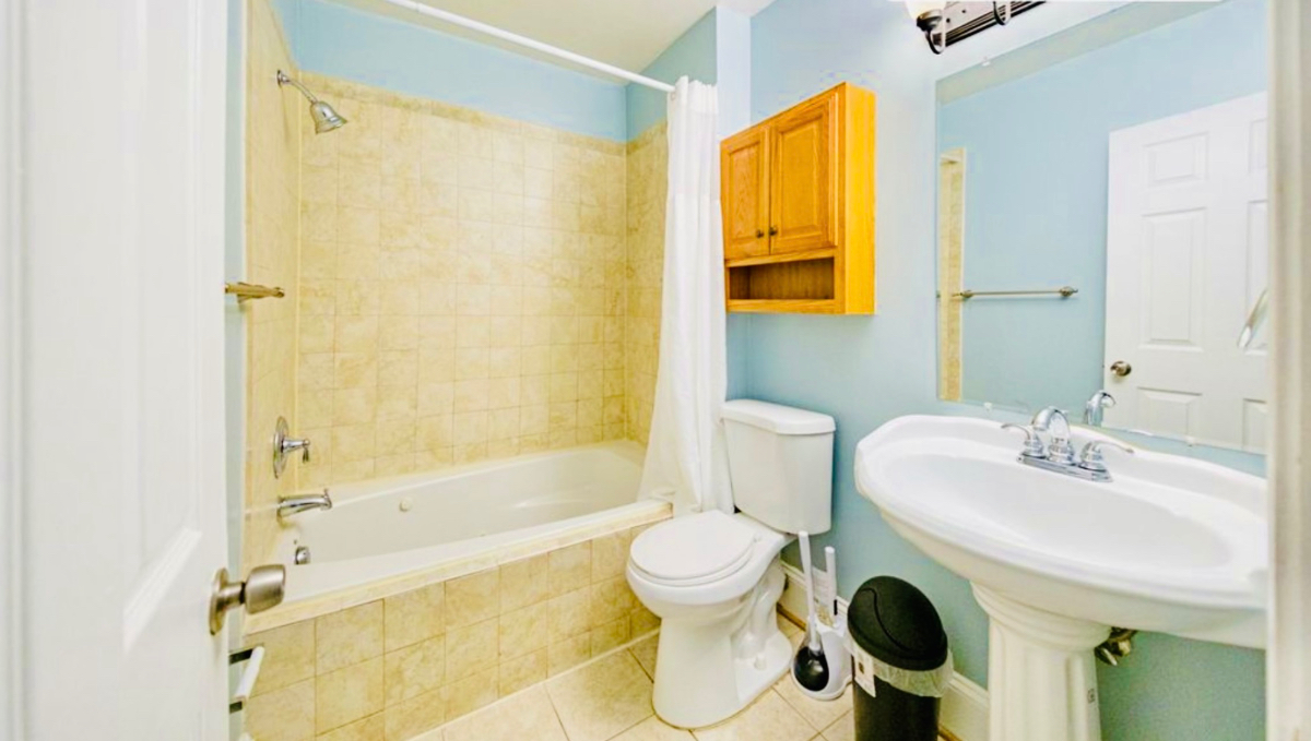 Beautifully updated 3 Bed/2 Bath in DC by Capitol Hill, H St., NoMa - Photo 9