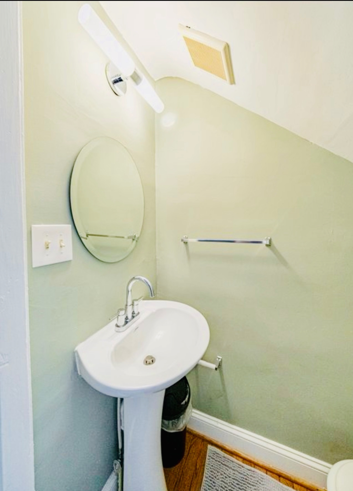 Beautifully updated 3 Bed/2 Bath in DC by Capitol Hill, H St., NoMa - Photo 11
