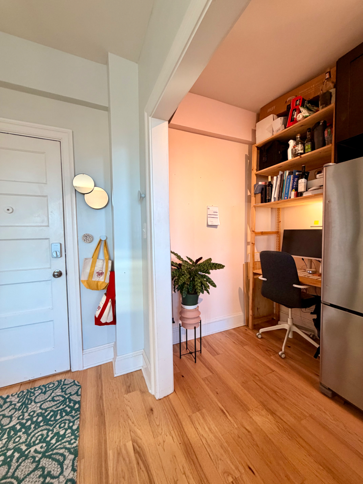 Bright and Charming Studio in Columbia Heights - Photo 3