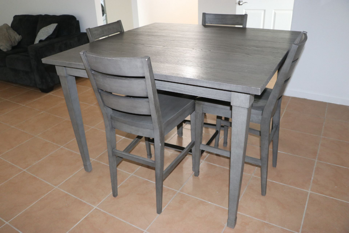 Elegant & Spacious 3 Bedroom 2nd Floor Apartment in the heart of Roosevelt - Photo 6