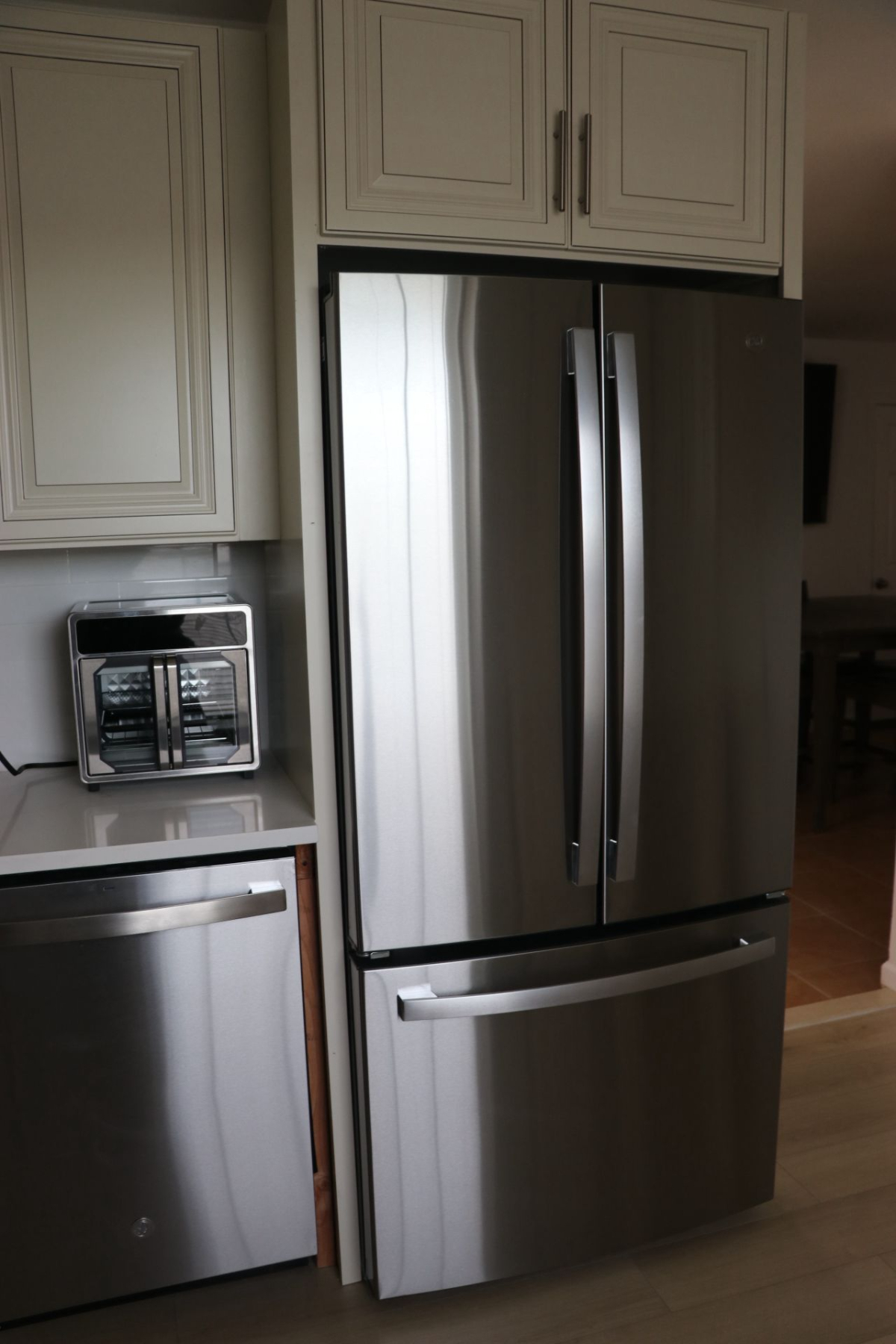 Elegant & Spacious 3 Bedroom 2nd Floor Apartment in the heart of Roosevelt - Photo 11