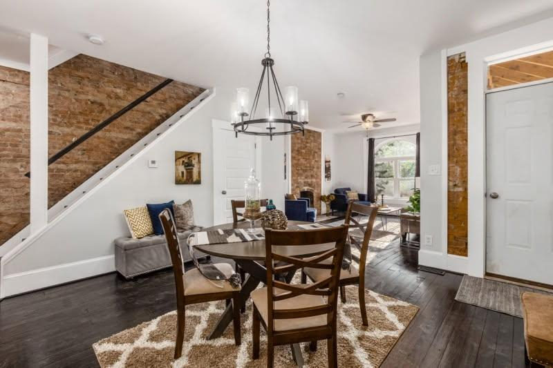 Quiet Remodeled Four Bedroom House With Porches, Grill, And Smart TVs In Every Bedroom - Photo 5