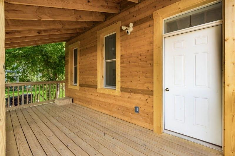 Quiet Remodeled Four Bedroom House With Porches, Grill, And Smart TVs In Every Bedroom - Photo 12