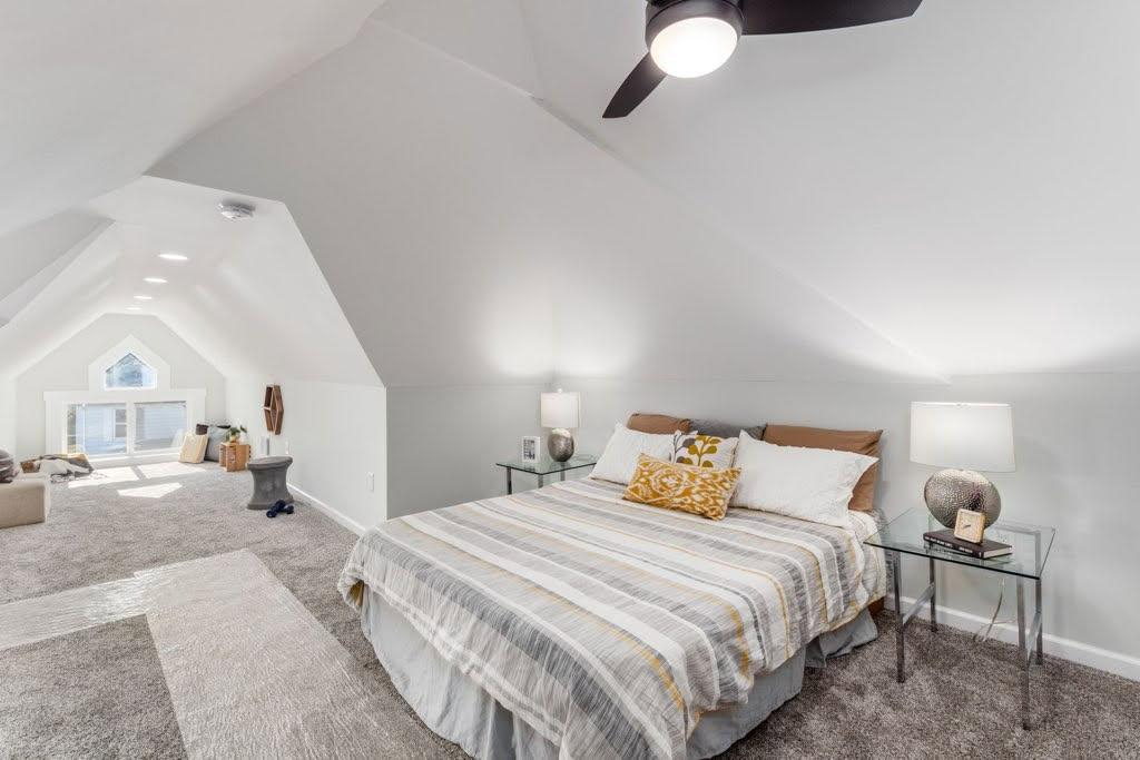 Quiet Remodeled Four Bedroom House With Porches, Grill, And Smart TVs In Every Bedroom - Photo 8
