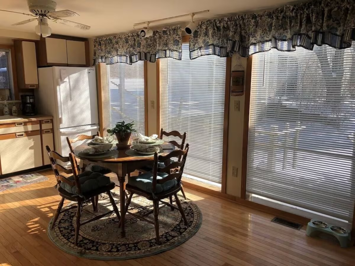 Recently Renovated 3BR on 13 Wooded Acres w Hot Tub -Pet Friendly - Photo 7