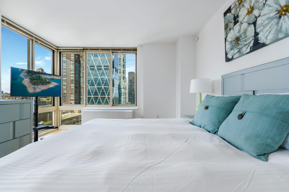 Global Luxury Suites at The Marc - Photo 6