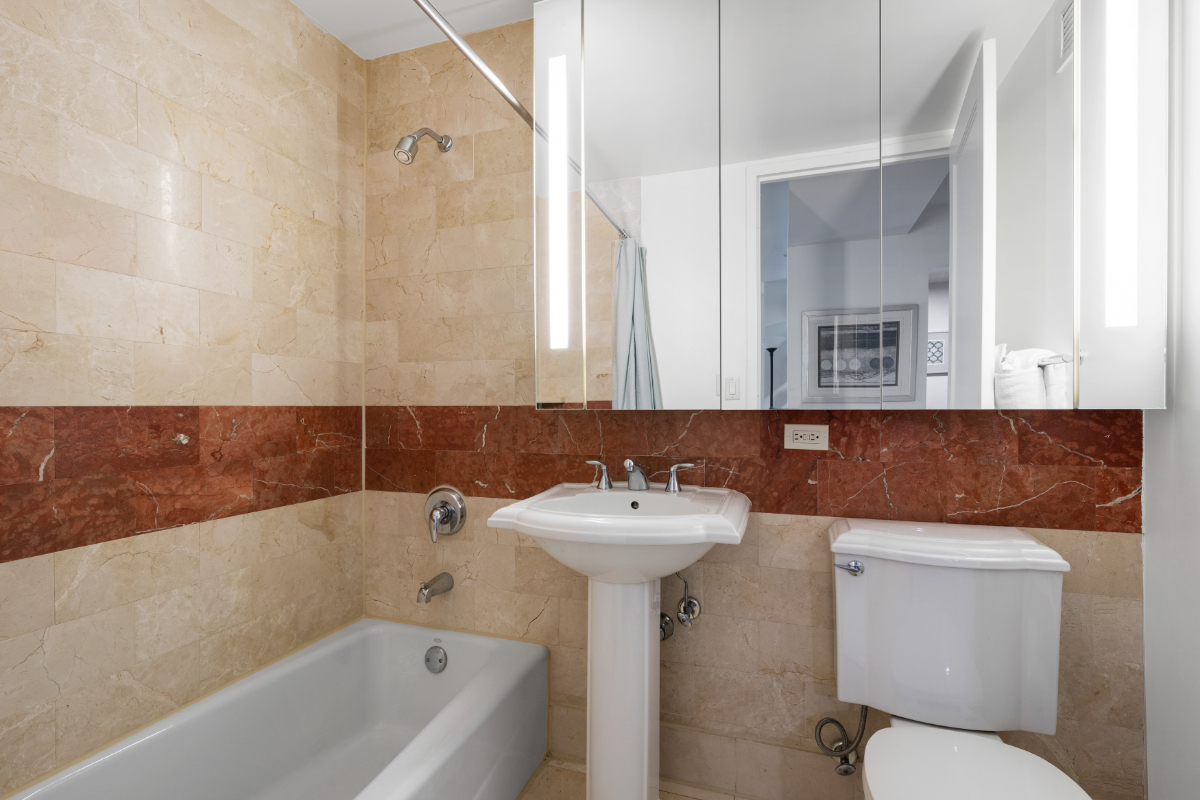 Global Luxury Suites at The Marc - Photo 8