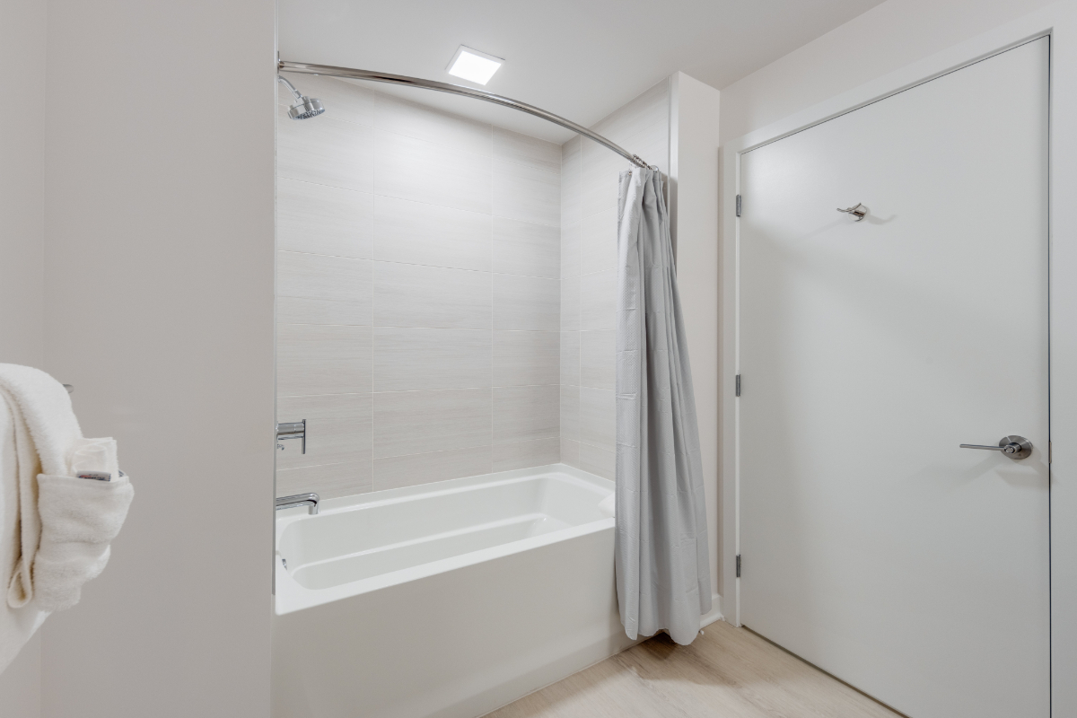 Global Luxury Suites at Capitol Hill - Photo 9