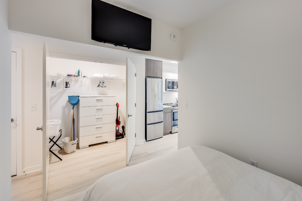 Global Luxury Suites at Capitol Hill - Photo 6