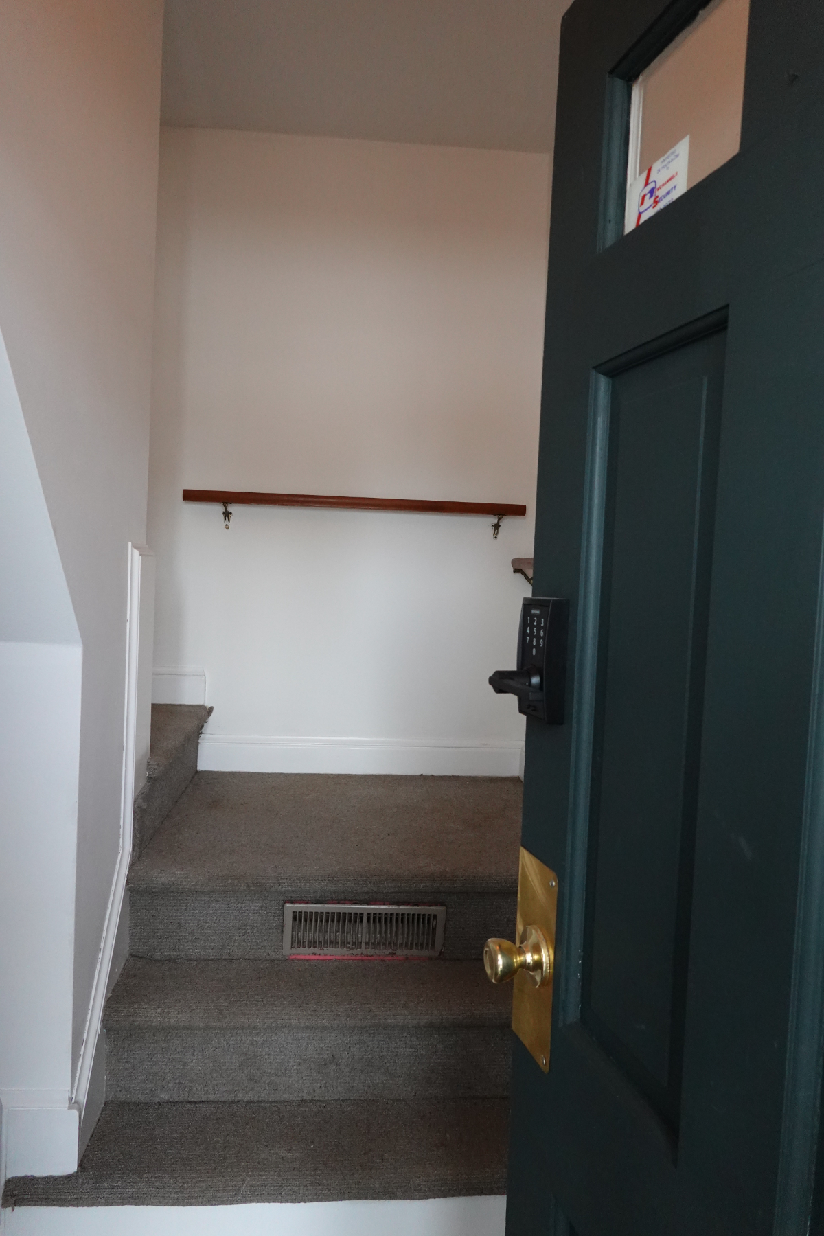 Cozy Entire 2BR Floor w/ Kitchen & Private Entry - Photo 7