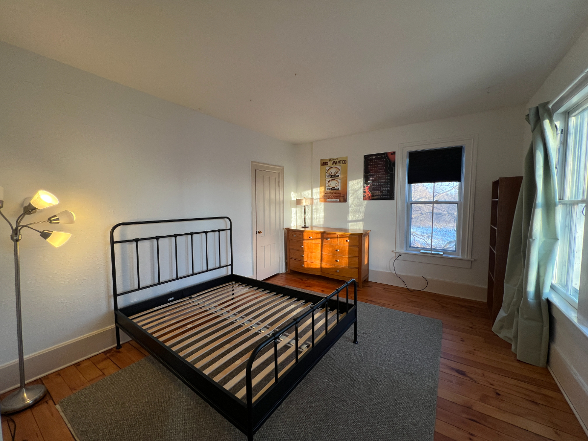 Cozy Entire 2BR Floor w/ Kitchen & Private Entry - Photo 8