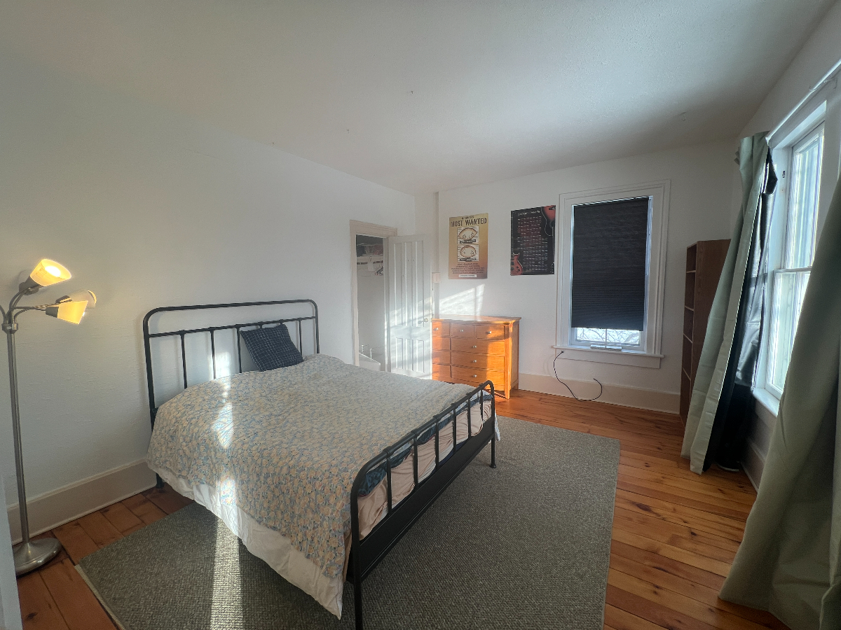 Cozy Entire 2BR Floor w/ Kitchen & Private Entry - Photo 9