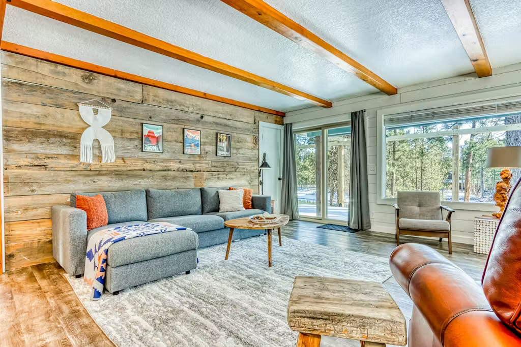 Cozy Riverfront Home Near Sunriver & Bend - Photo 3