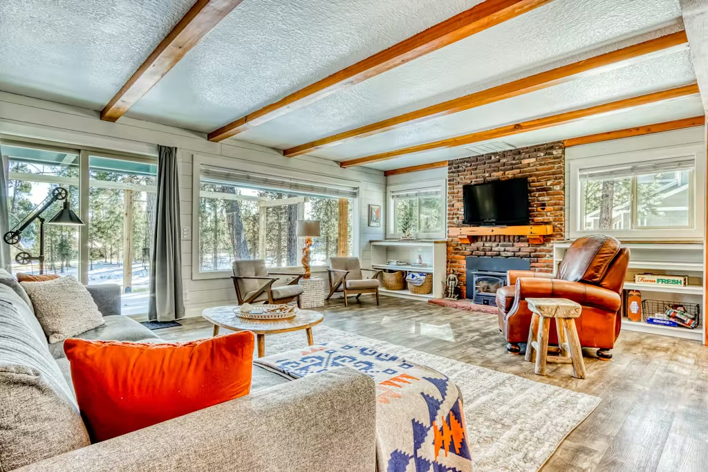 Cozy Riverfront Home Near Sunriver & Bend - Photo 2