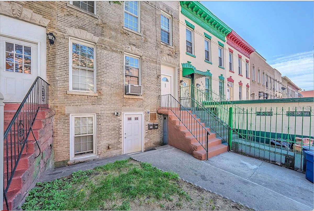 Spacious Apt Centrally Located in the Heart of East Brooklyn - Photo 10