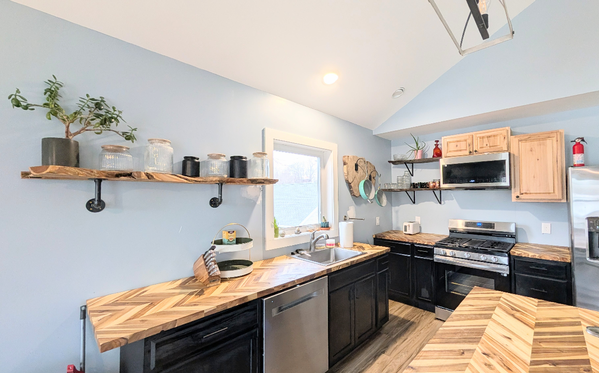 4bed/2bath - Near UVMMC - Photo 1