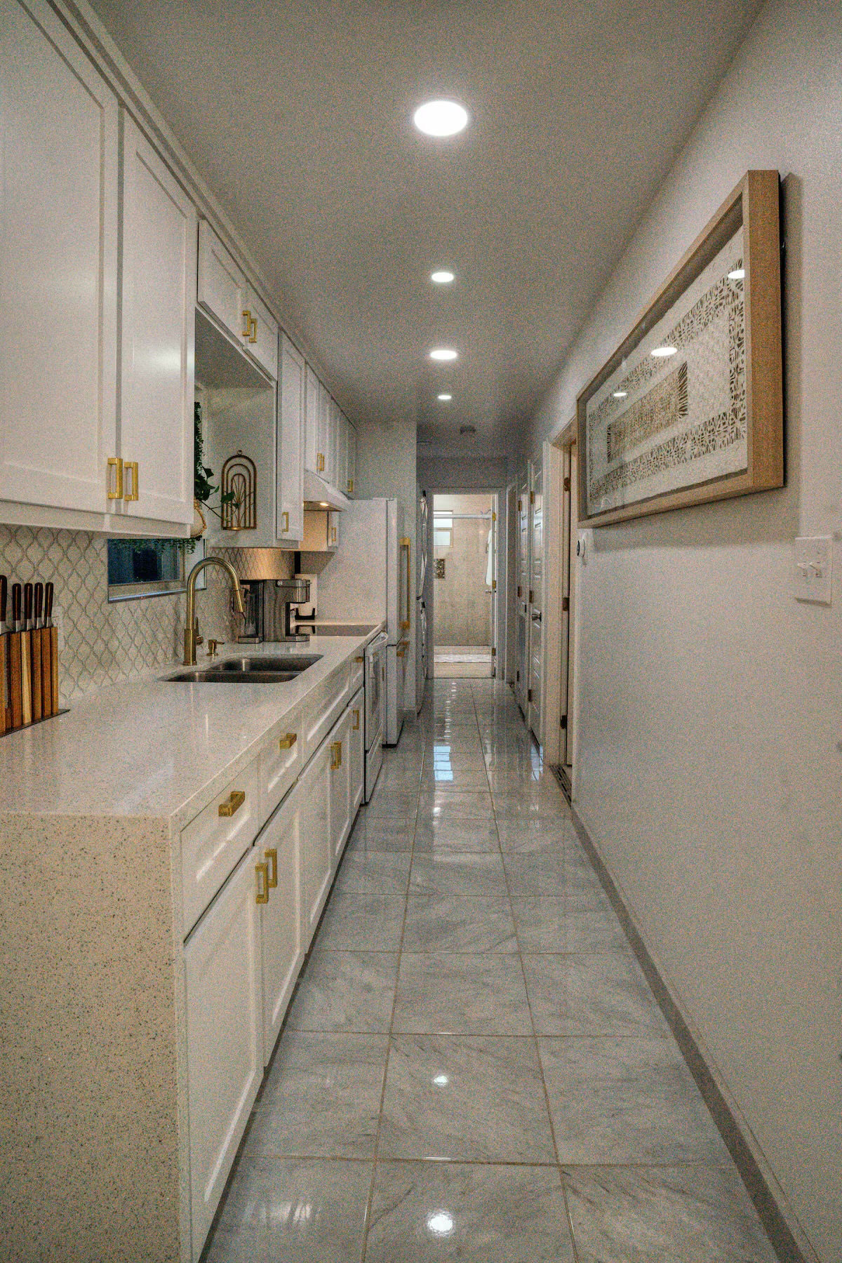 Fully furnished modern home / near hospitals, airport and retail - Photo 7