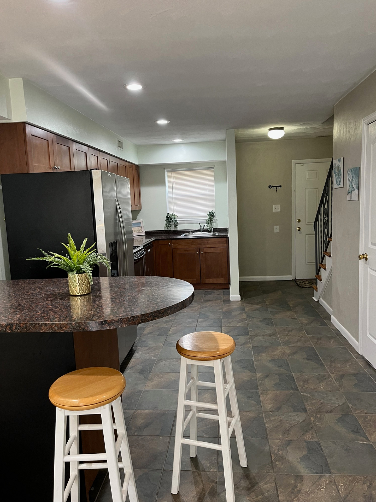 Beachside Condo Steps to the Sand 2 Bedrooms Off-Street Parking - Photo 5