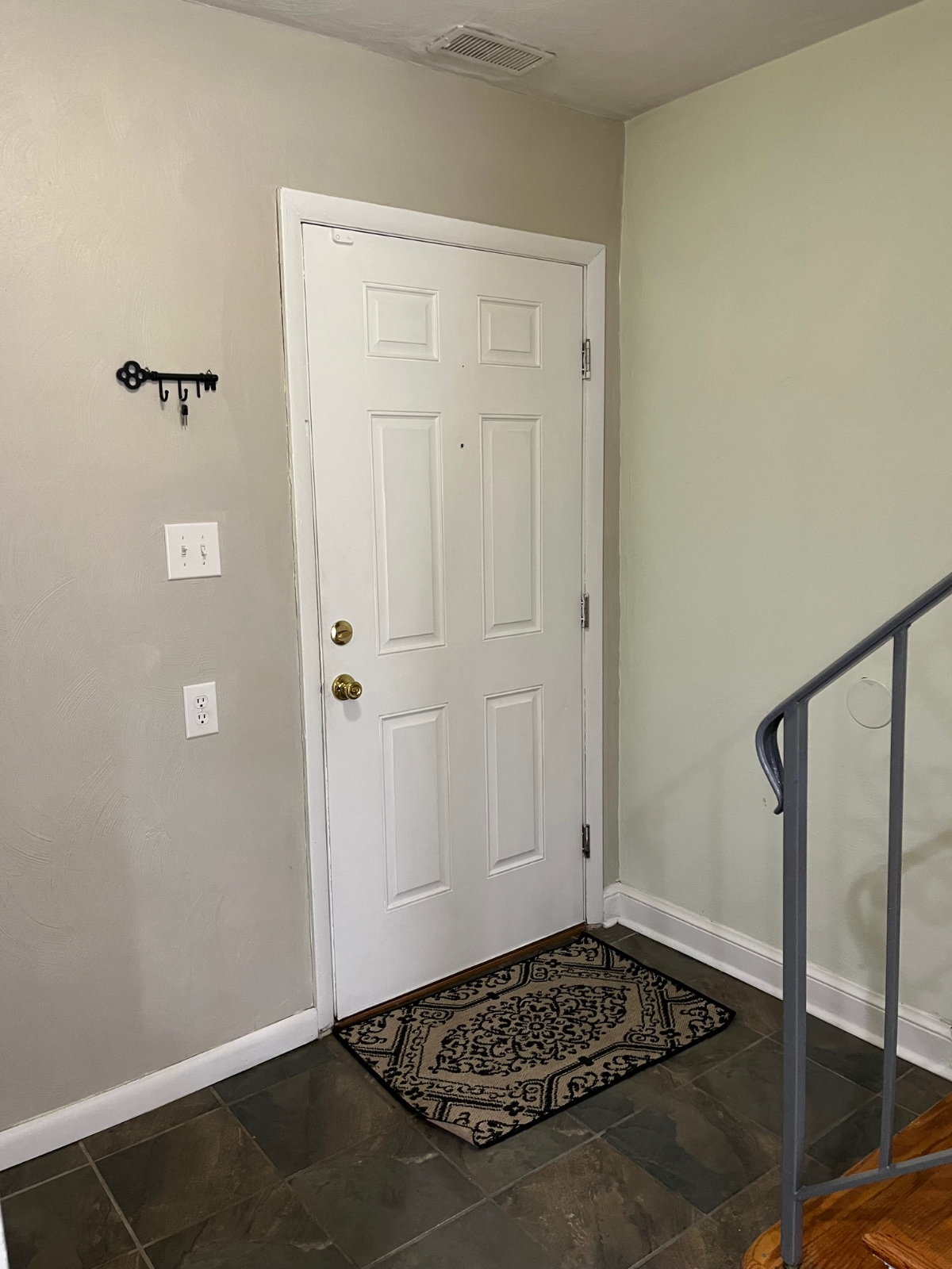 Beachside Condo Steps to the Sand  2 Bedrooms  Off-Street Parking - Photo 9