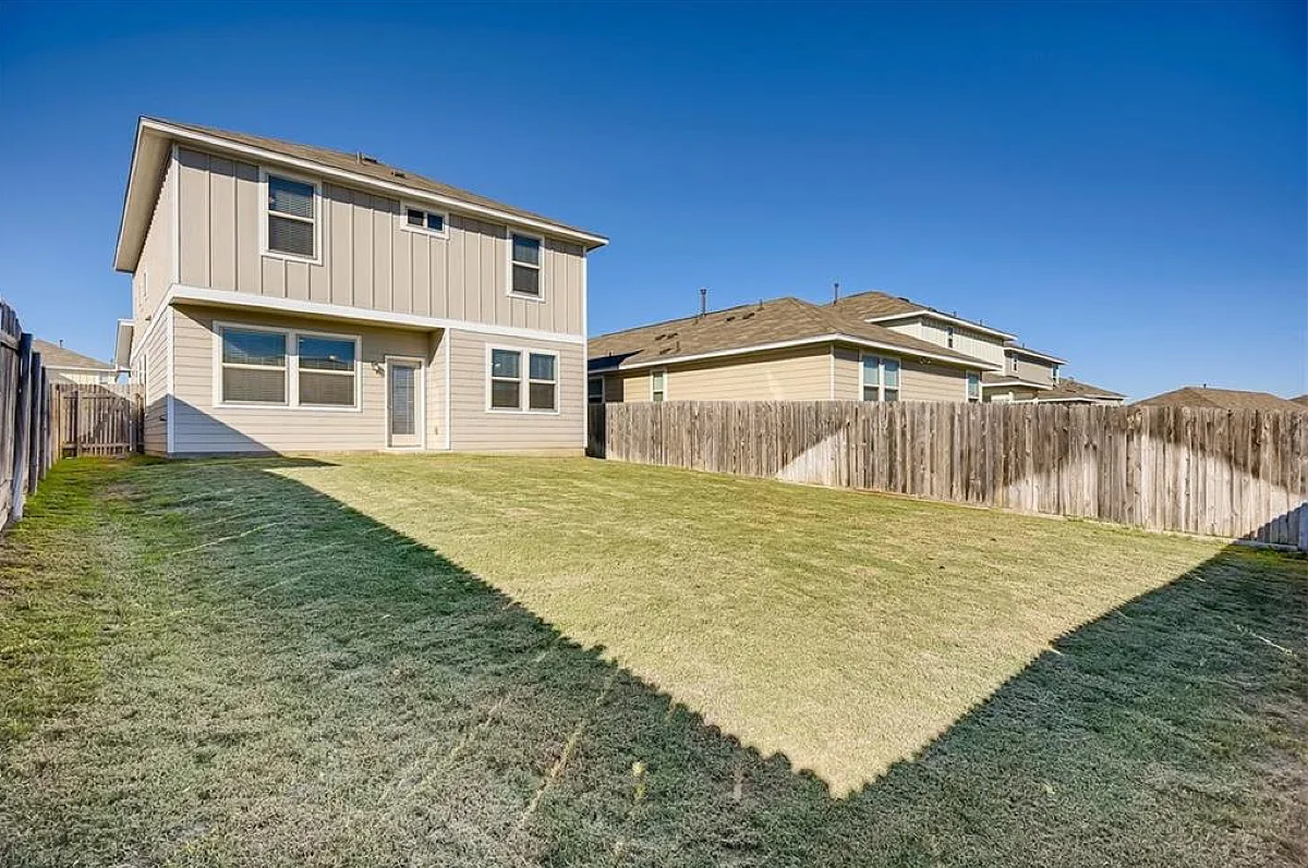 Buda, Texas - Photo 12