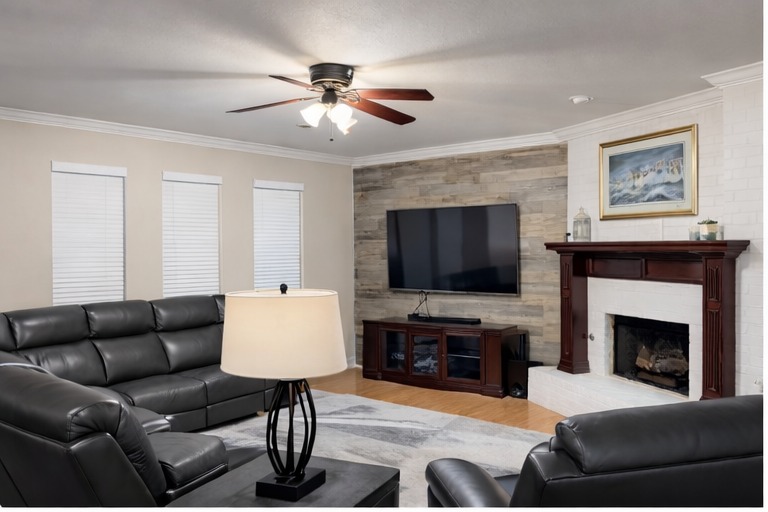 Spacious Room with additional available - Photo 4
