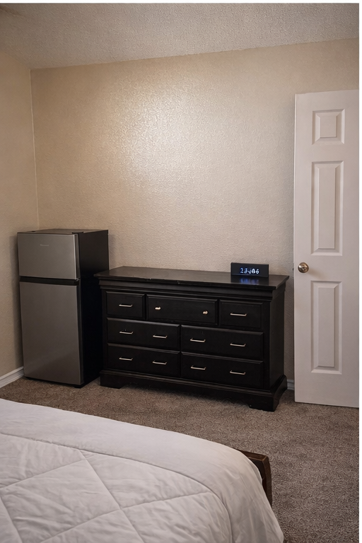 Spacious Room with additional  available - Photo 6