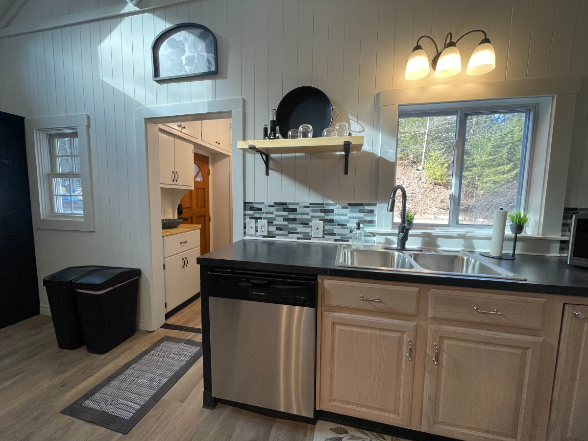 AVAILABLE JAN 1 - APR. 30. Spacious, Quiet, Close to Brattleboro, VT and Greenfield, MA - Photo 6