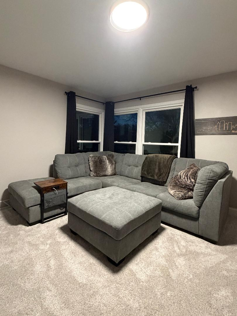 Modern Clean Comfort Executive Home - Photo 2