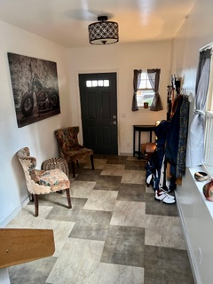 Cozy and Peaceful Furnished One-Bedroom Home in Bend with Utilities Included - Photo 3