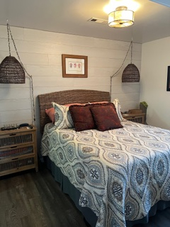 Cozy and Peaceful Furnished One-Bedroom Home in Bend with Utilities Included - Photo 4