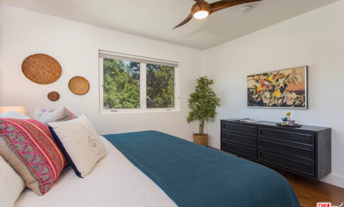 Prime Los Angeles Duplex Apartment - Photo 4