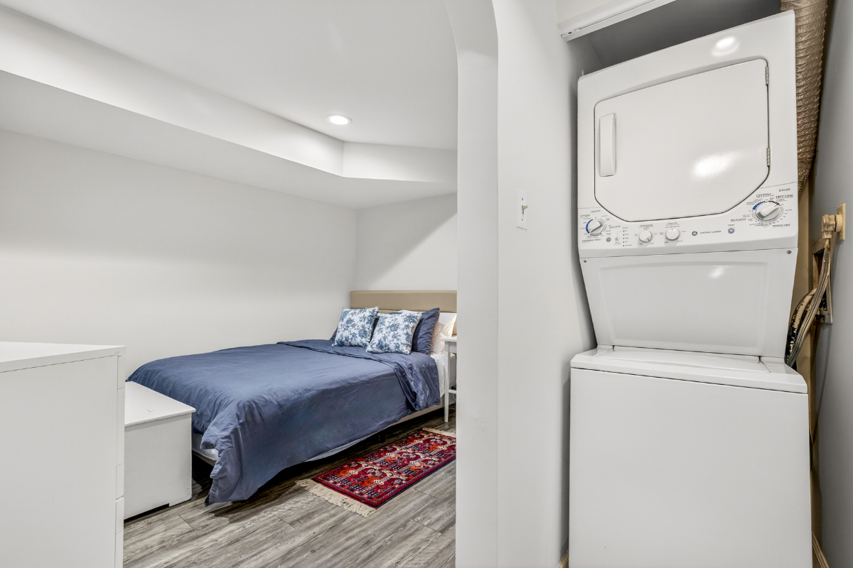 Walkable and Charming Fully Furnished Capitol Hill 1BR - Photo 11