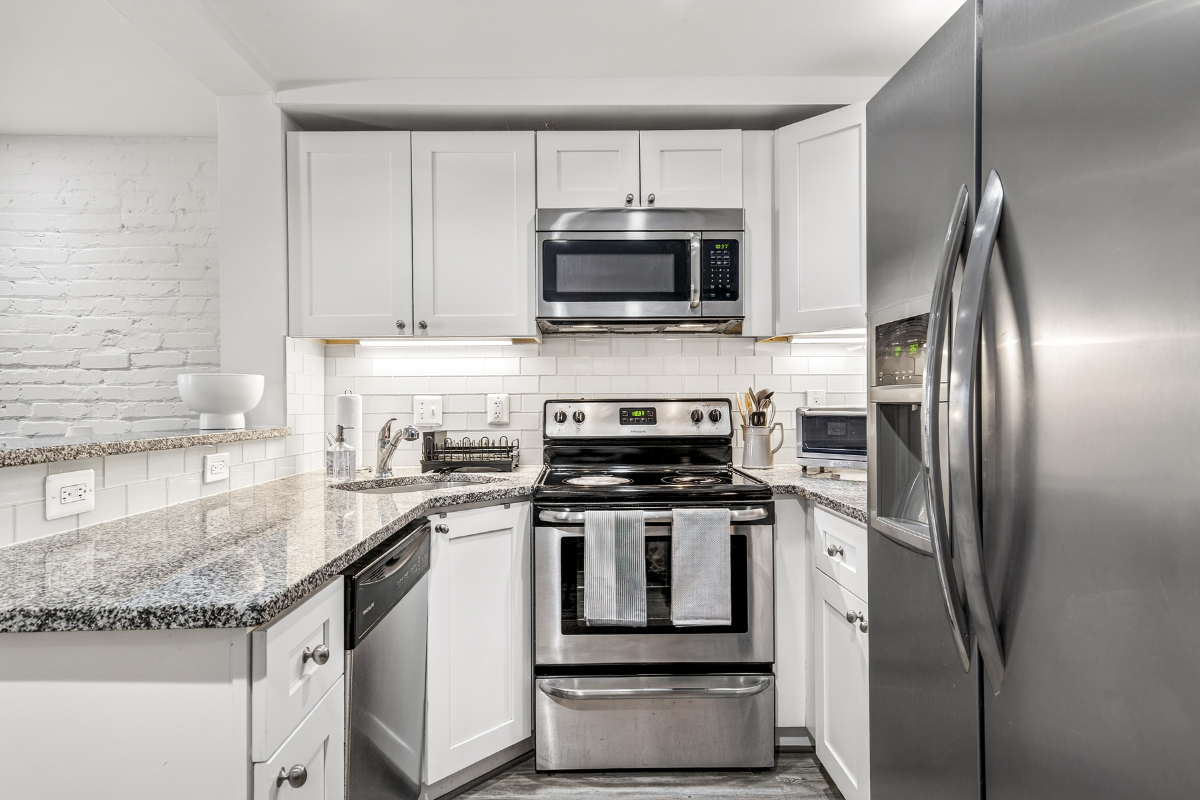Walkable and Charming Fully Furnished Capitol Hill 1BR - Photo 8