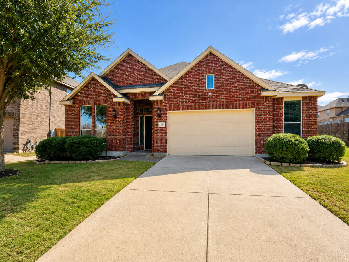 Spacious Cedar Hill Retreat - Smart Home with Fun Amenities - Photo 2
