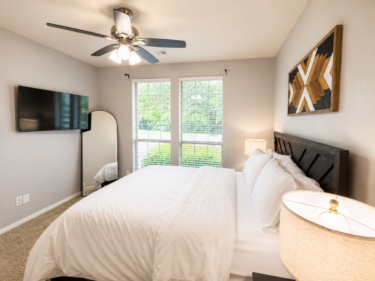 Spacious Cedar Hill Retreat - Smart Home  with Fun Amenities - Photo 11
