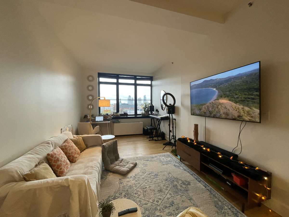Large One Bed Loft in Prime Williamsburg - Photo 3