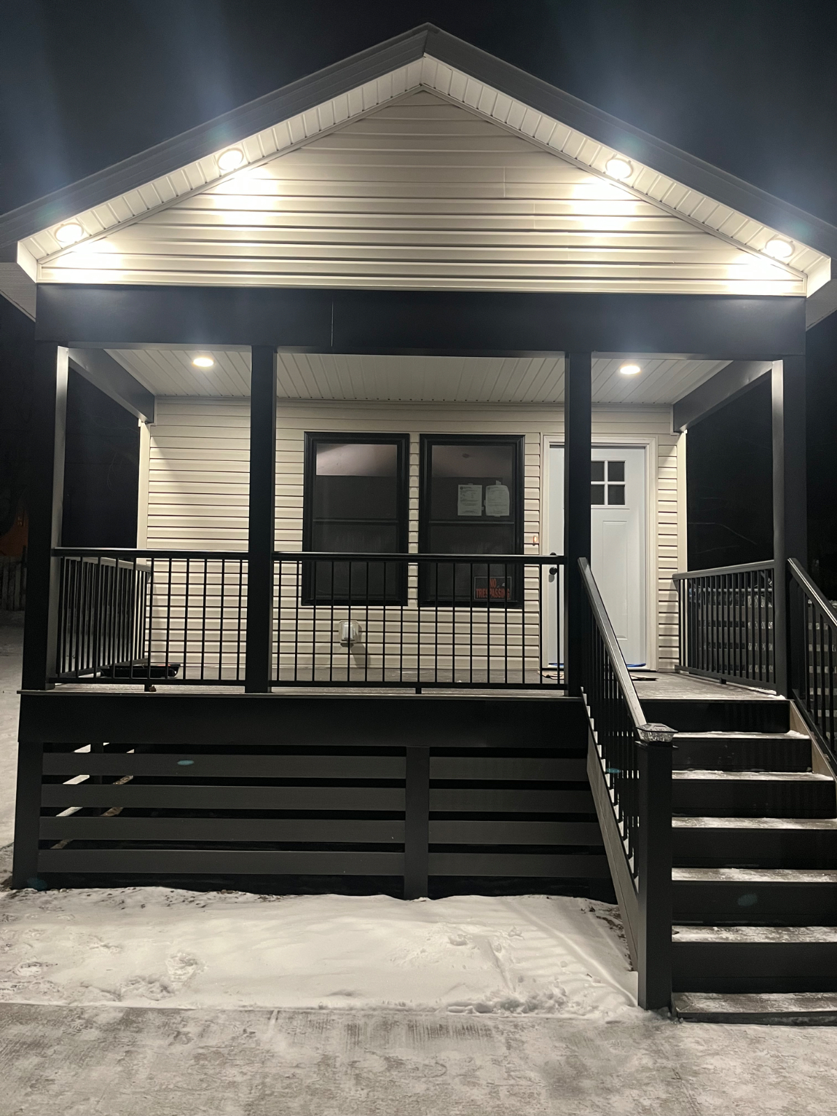 Beautiful new built near medical corridor - Photo 8