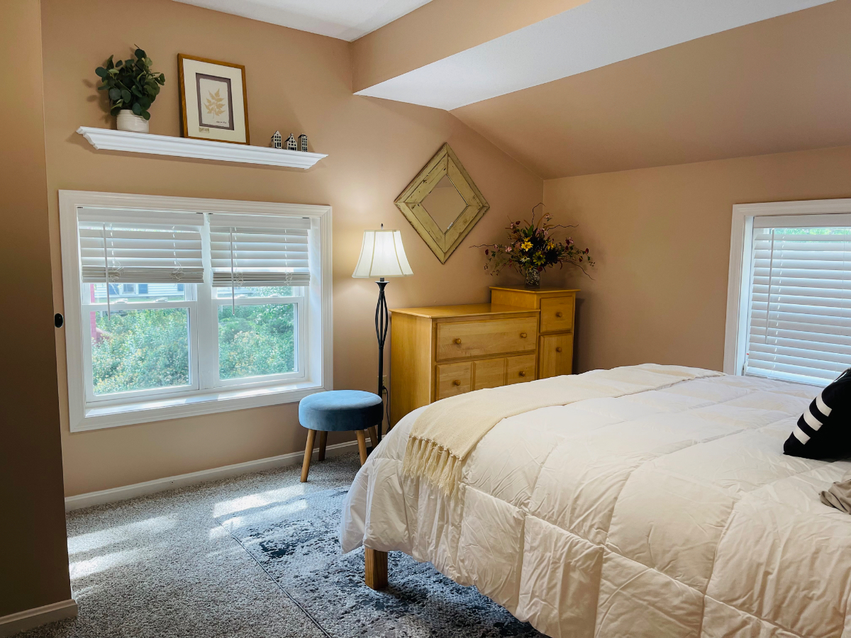 CENTRAL LOCATION - ALL UTILITIES INCLUDED - Photo 6