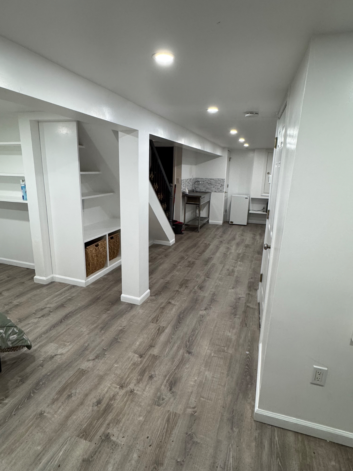 Convenient Walk out Basement studio - Photo 5