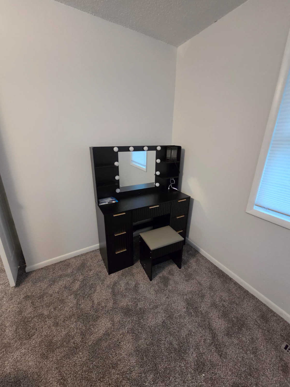 Turnkey Living- Newly Renovated, Fully Furnished Apartment - Photo 8