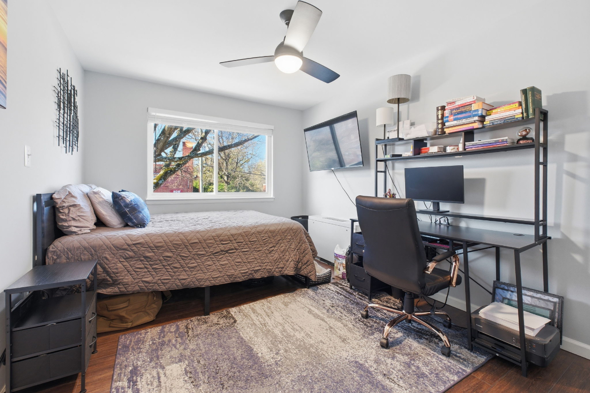 Charming Pet-Friendly Condo Near Georgetown with Parking - Photo 10